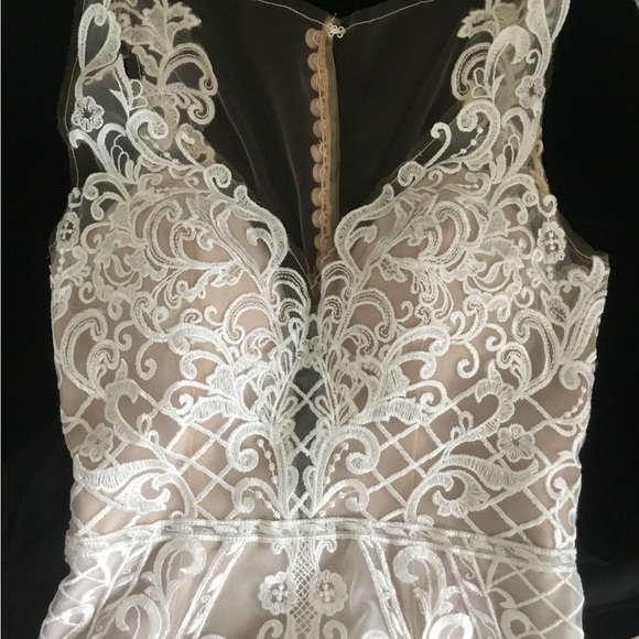 Wedding Dress ‘Viola’ by Designer Watters, Size 0 - Picture 12 of 16